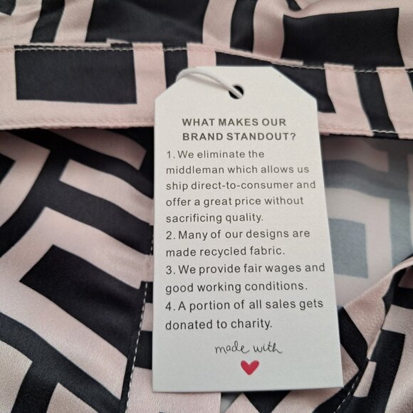 Made with Love NWT Women's Plus Size Geometric print blouse- XXL - Picture 5 of 6